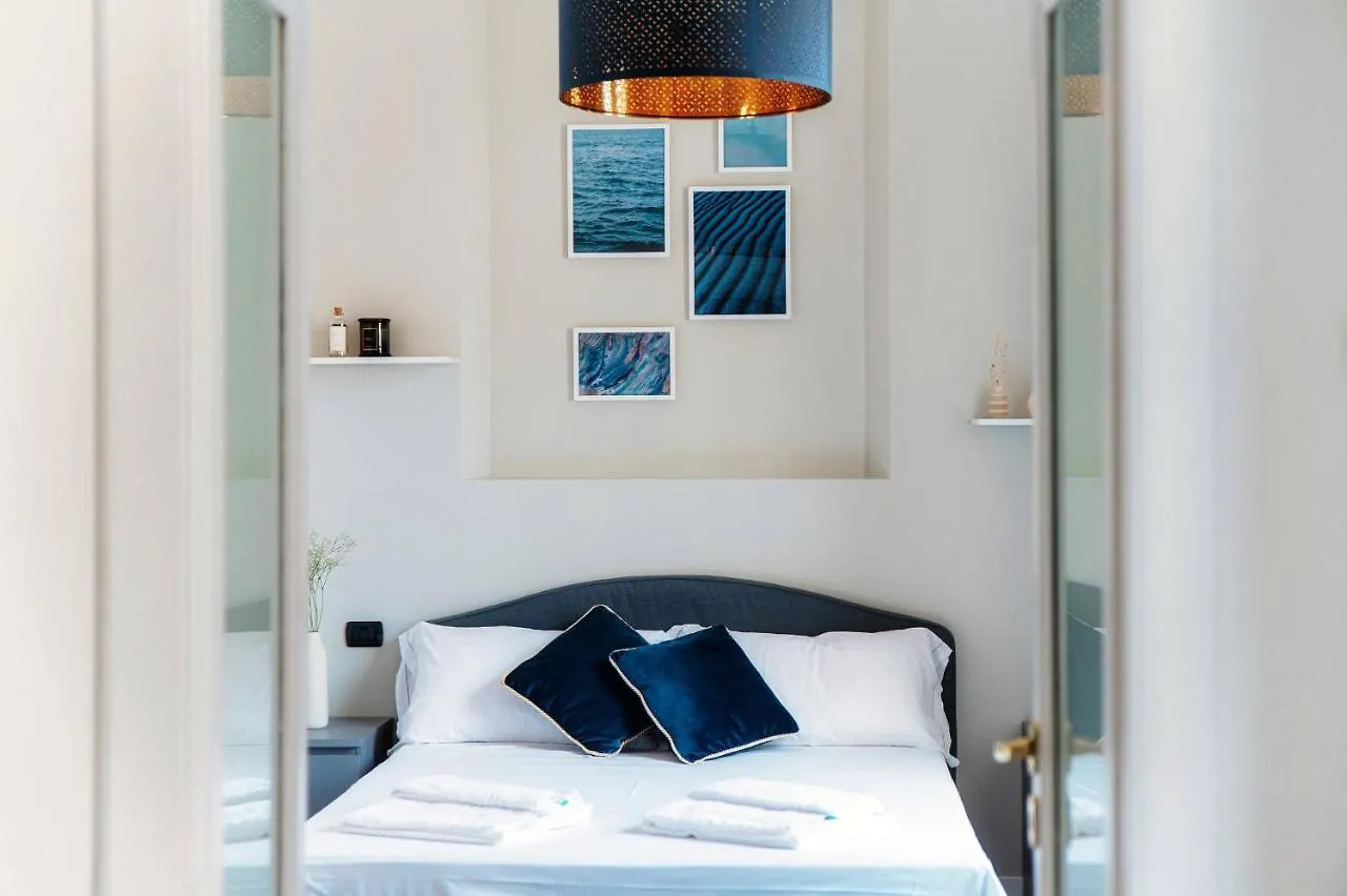 Shades Of Lake - Blue Apartment Como