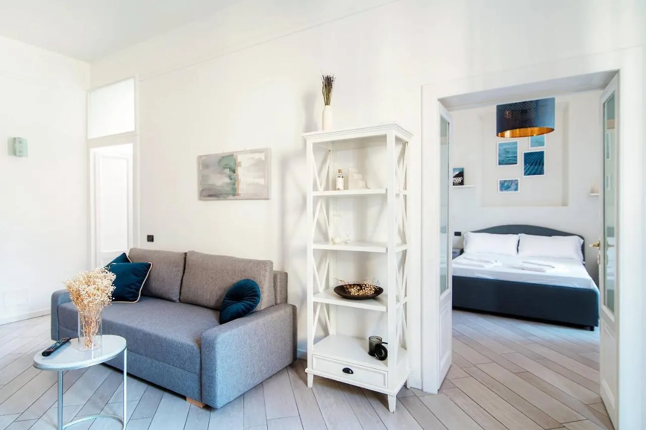 Shades Of Lake - Blue Apartment Como 0*,  Italy