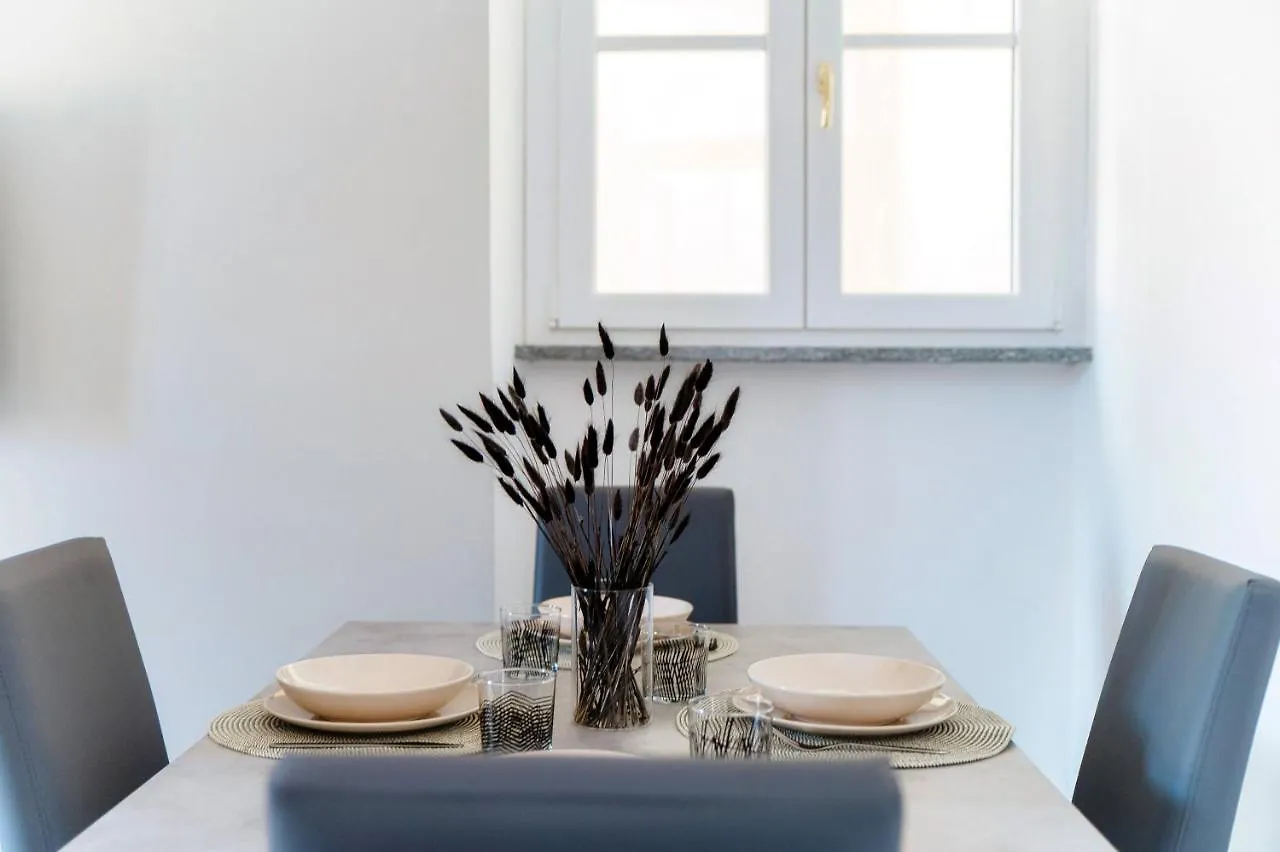 Shades Of Lake - Blue Apartment Como